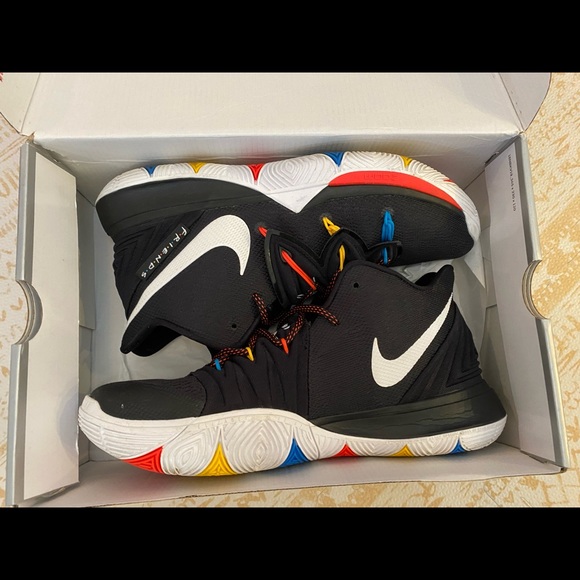 NIKE Kyrie 5 FRIENDS Sneakers - Picture 1 of 4
